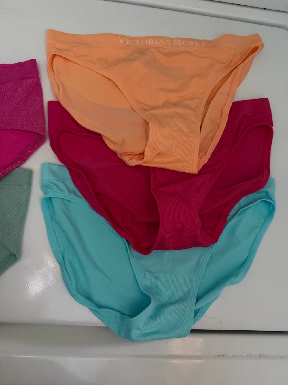 NWT Victoria’s Secret SEAMLESS
Seamless Hiphugger Panty 3